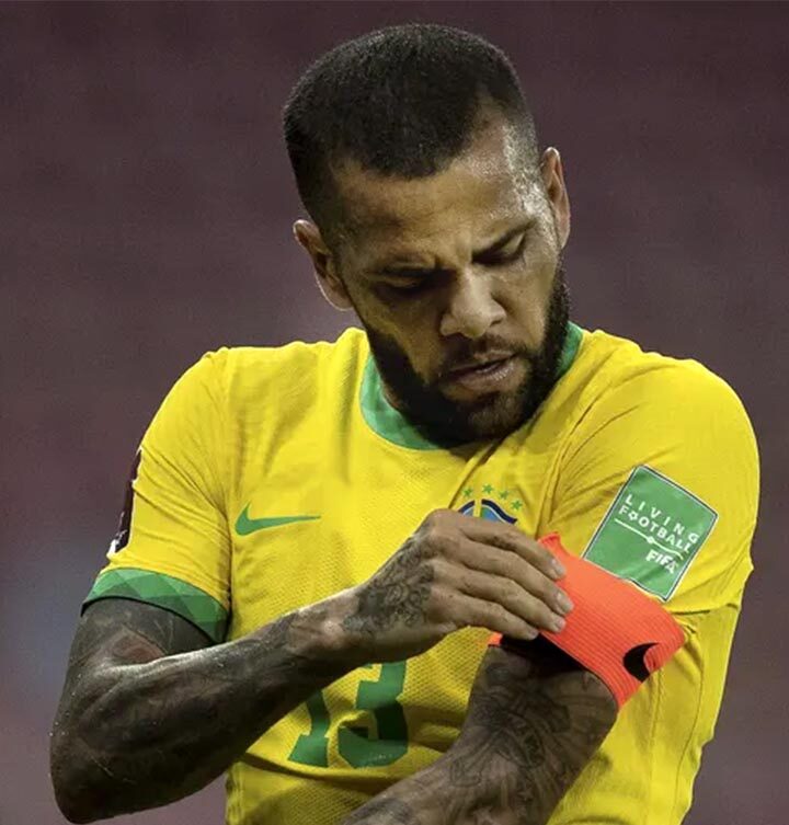 Daniel Alves deve recorrer da prisão preventiva nas próximas horas na