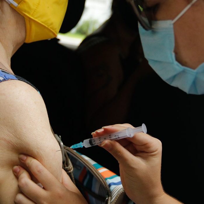 Brasil tem quase 90% do público-alvo vacinado com primeira dose