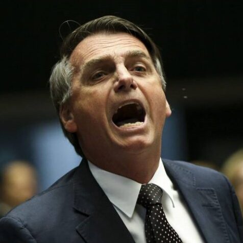Ataques a jornalistas batem recorde e Bolsonaro lidera agressões