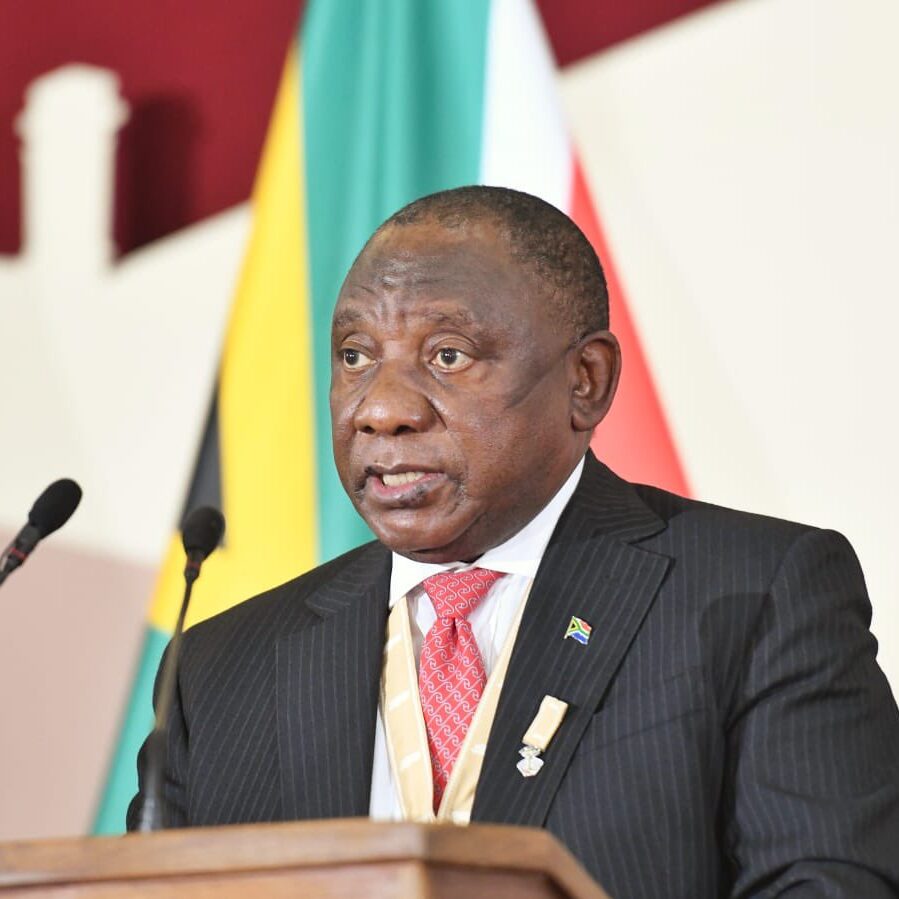 Presidente da África do Sul critica países que fecharam fronteiras
