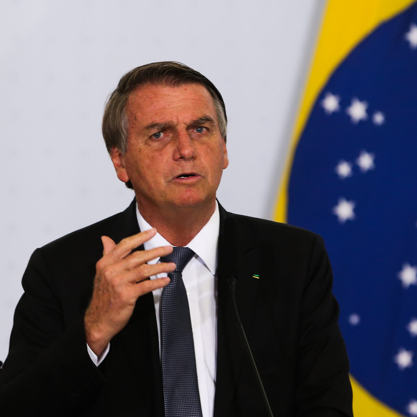 Bolsonaro diz que inflação é mundial, critica TSE e Petrobras