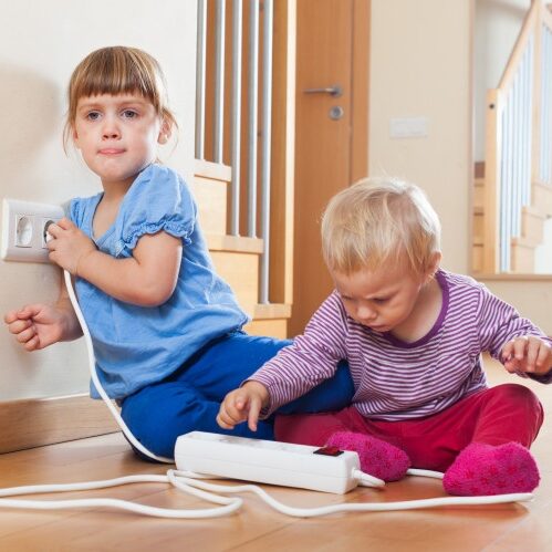 Crianças x eletricidade: o bebê cresceu, e agora?