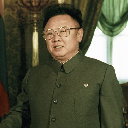 Morte de Kim Jong-il e ascensão de Kim Jong-un ocorriam há 10 anos na Coreia do Norte