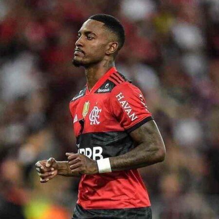 Jogador do Flamengo atropela e vítima morre a caminho do hospital