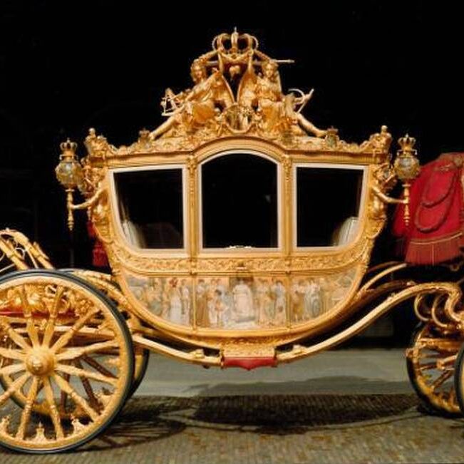 Rei da Holanda aposenta carruagem de ouro com imagem de negros escravizados