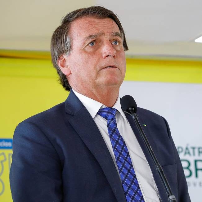 Bolsonaro sobre Milton Ribeiro: “Que responda pelos atos dele”