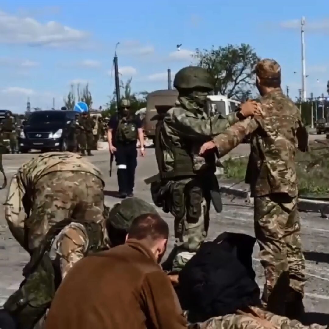 Moscou diz que soldados ucranianos se renderam em Mariupol