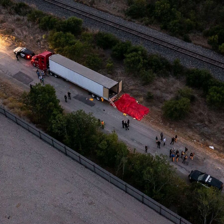 Cerca de 46 corpos são encontrados em caminhão abandonado nos EUA