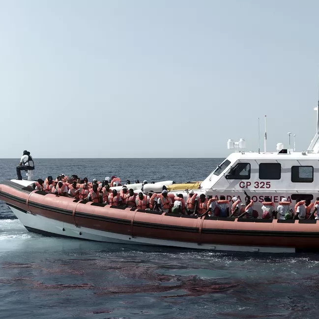 Europa proíbe apreensão de navios de resgate de migrantes